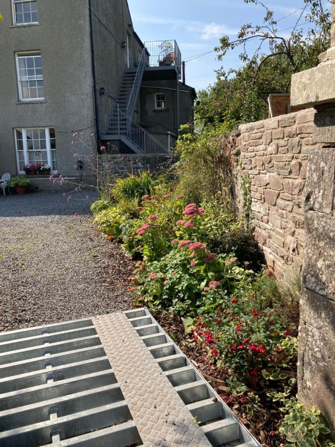 Top Floor At Cantref House Brecon Buitenkant foto
